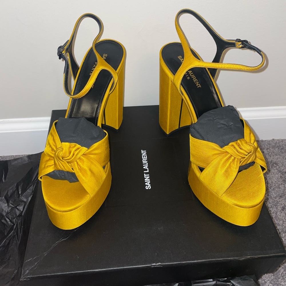 worn once in the house for about a hour so they basically new!!!